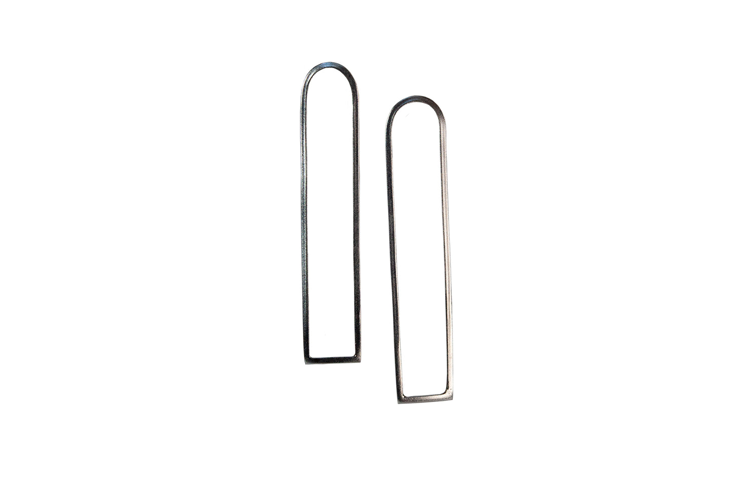 Silver Ellyse Bendillo Window Arch studs, close-up view showing their sleek design and shiny finish.