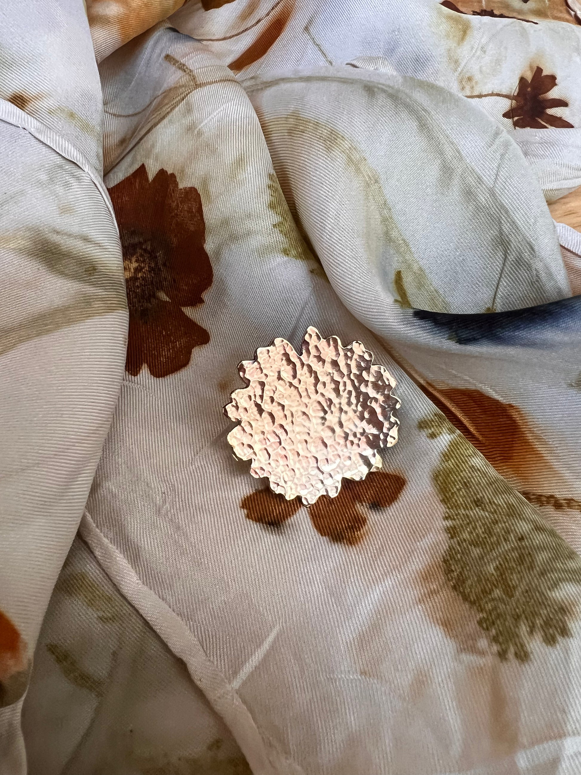 Eco printing and woggle workshop by Alloy Atelier, featuring natural plant-dyed papers and handmade woven accessories.